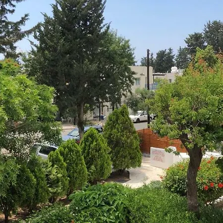 Gardens * بافوس